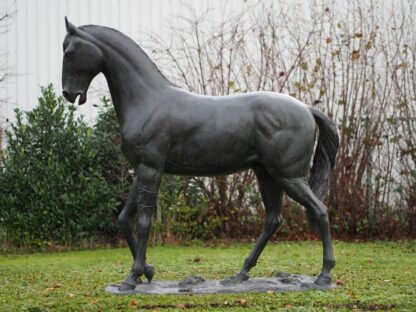 Bronzefigur Großes Pferd in Lebensgröße*